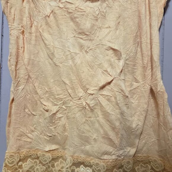 Y2k Maurices crinkle lace trim cami - Picture 3 of 5